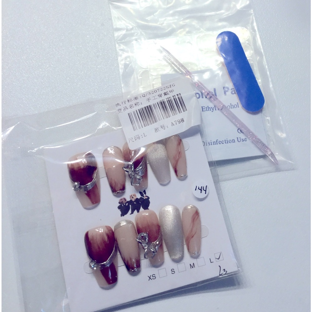 Brand New Hand Made Press on Nails # 144
